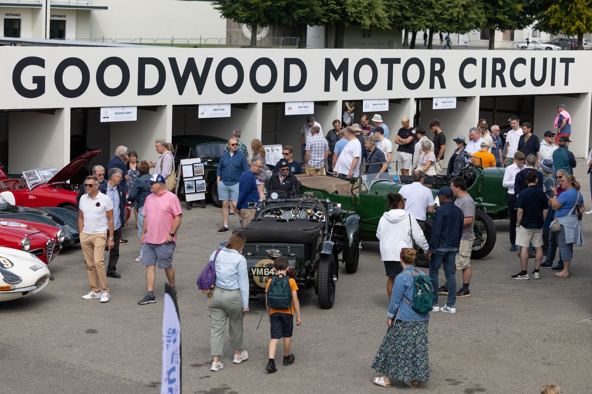 Bentleys & Breakfast at Goodwood