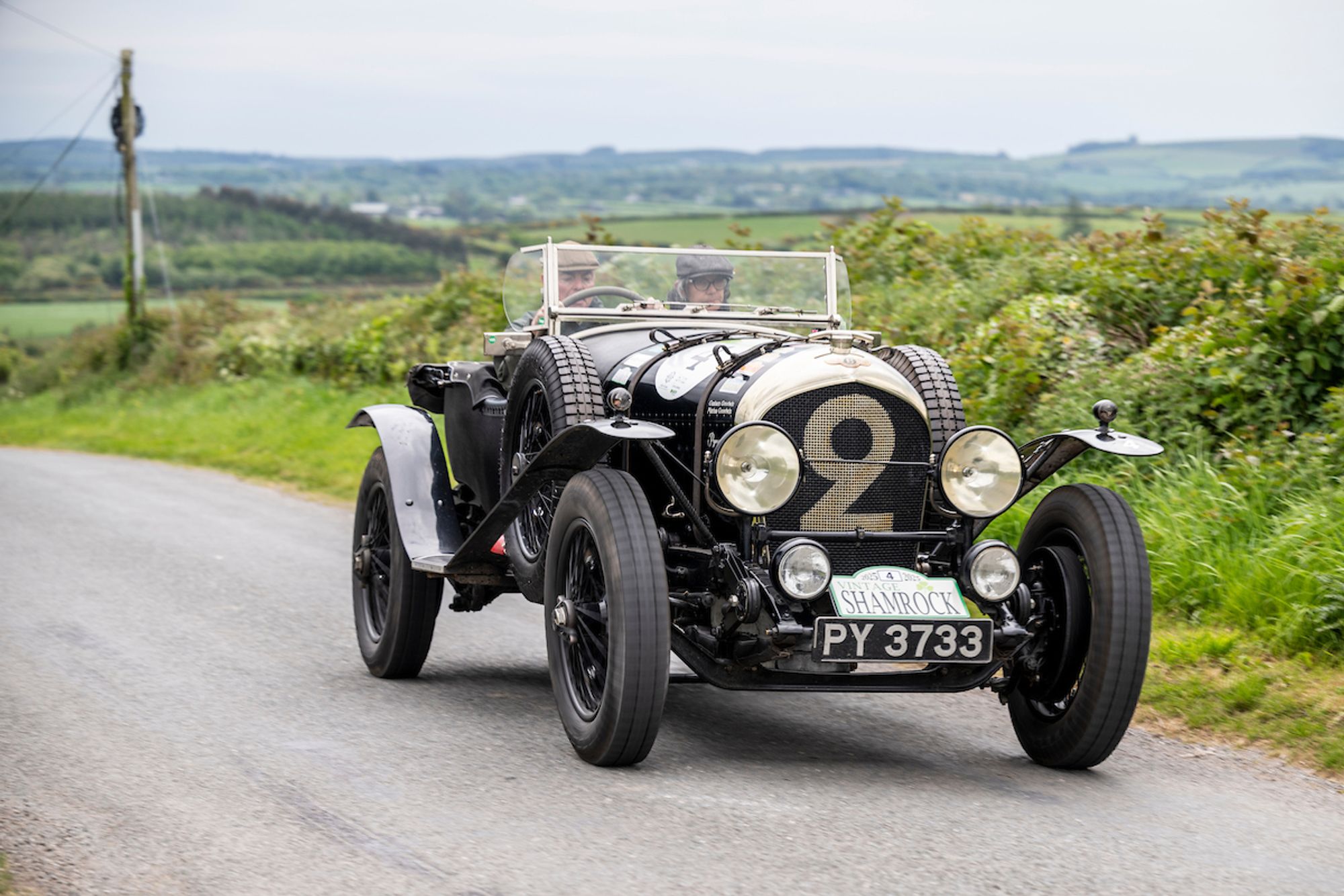Rally The Globe: Vintage Shamrock