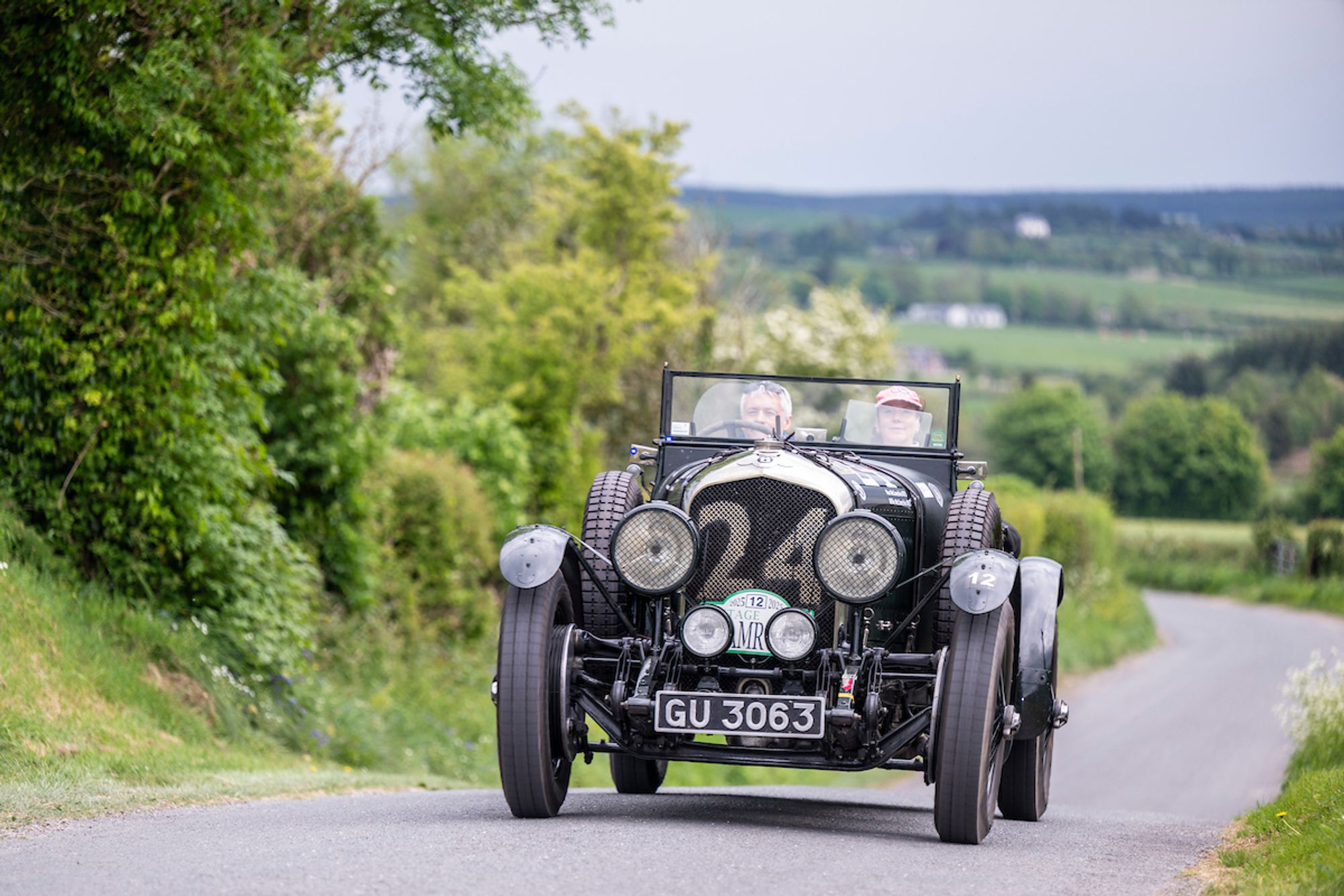 Rally The Globe: Vintage Shamrock