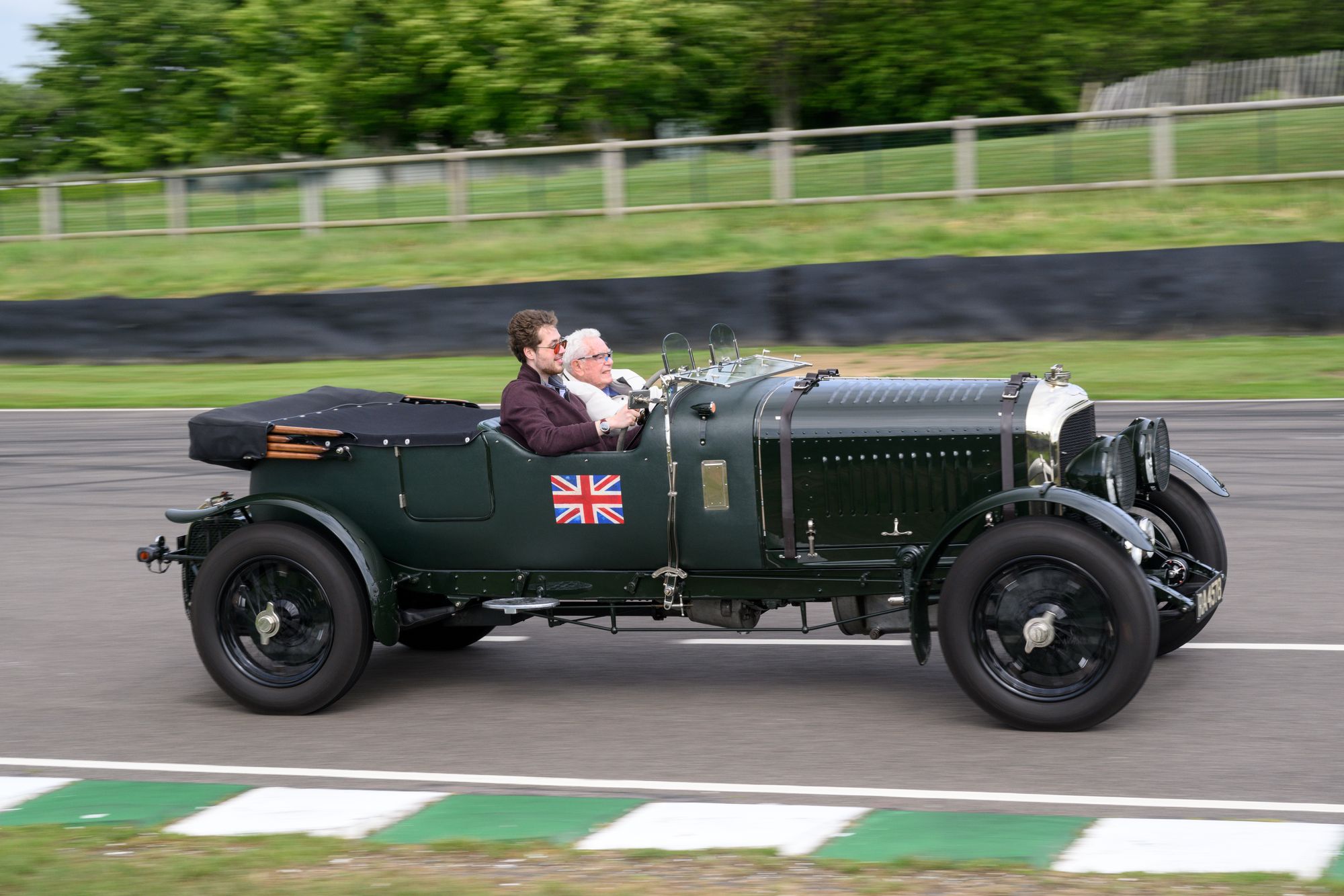 Breaking News: Vintage Bentley Generations Track Day 2023 Date Released